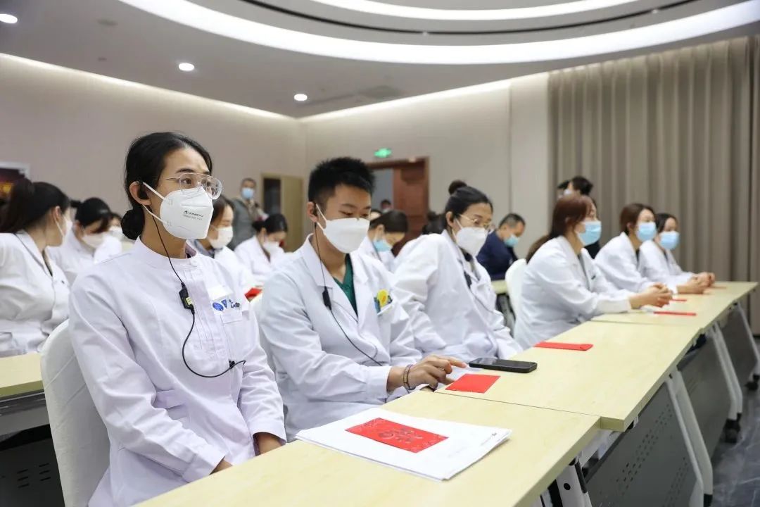 爱心捐助·情暖寒冬|烟台曙光整形美容医院公益在行动！